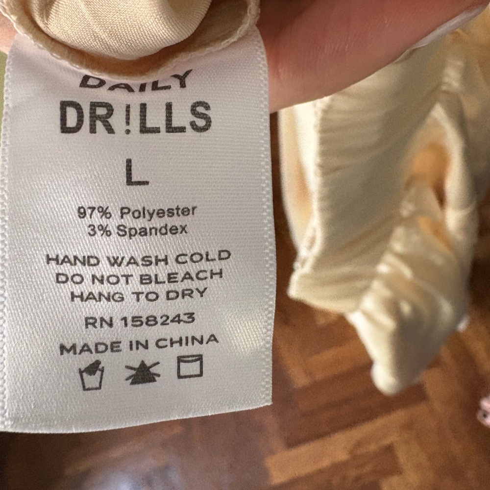 Daily Drills Silky Resort Pant Champagne - Picture 3 of 3
